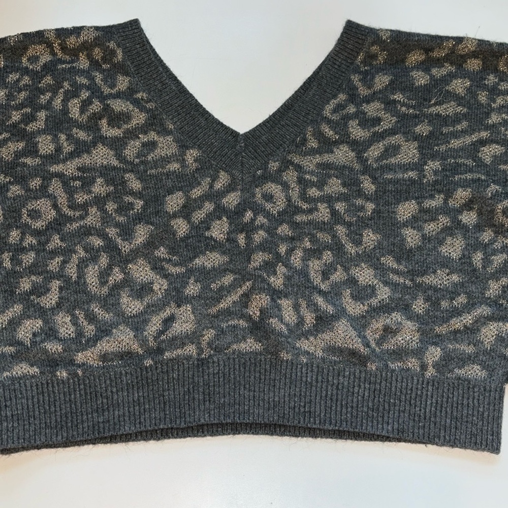 Gabrielle Union V neck sweater gray metallic XL